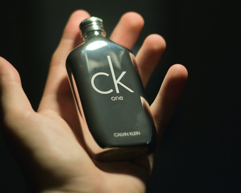 Mesdames, 3 raisons de choisir un parfum de marque