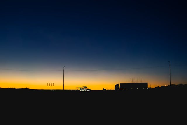 Comment choisir la meilleure borne de recharge pour votre camion